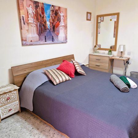 Saracini'S Homestay Attard Exterior foto